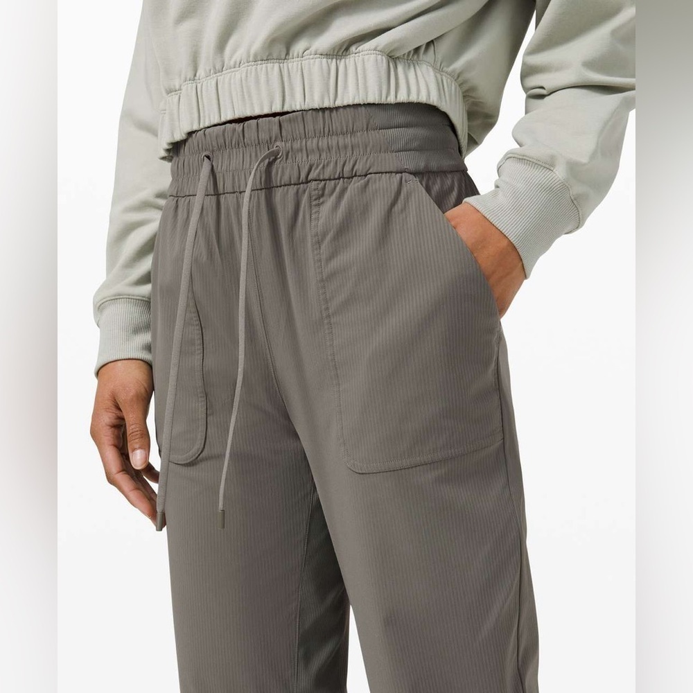 lululemon athletica Grayish Green Ankle Cropped Pants - Picture 4 of 12